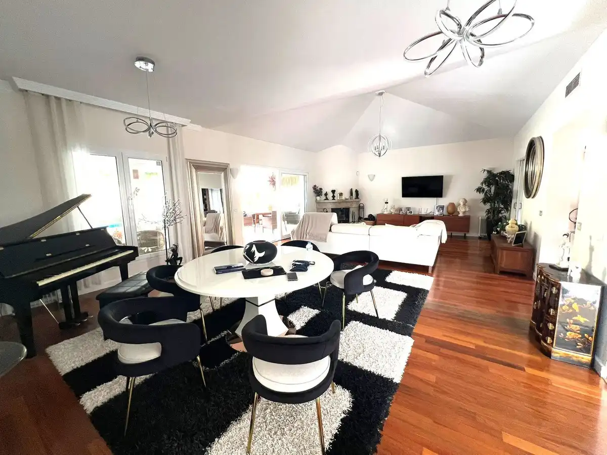 Sala d'estar de Casa o xalet en venda en Mijas amb Aire condicionat, Calefacció i Jardí privat