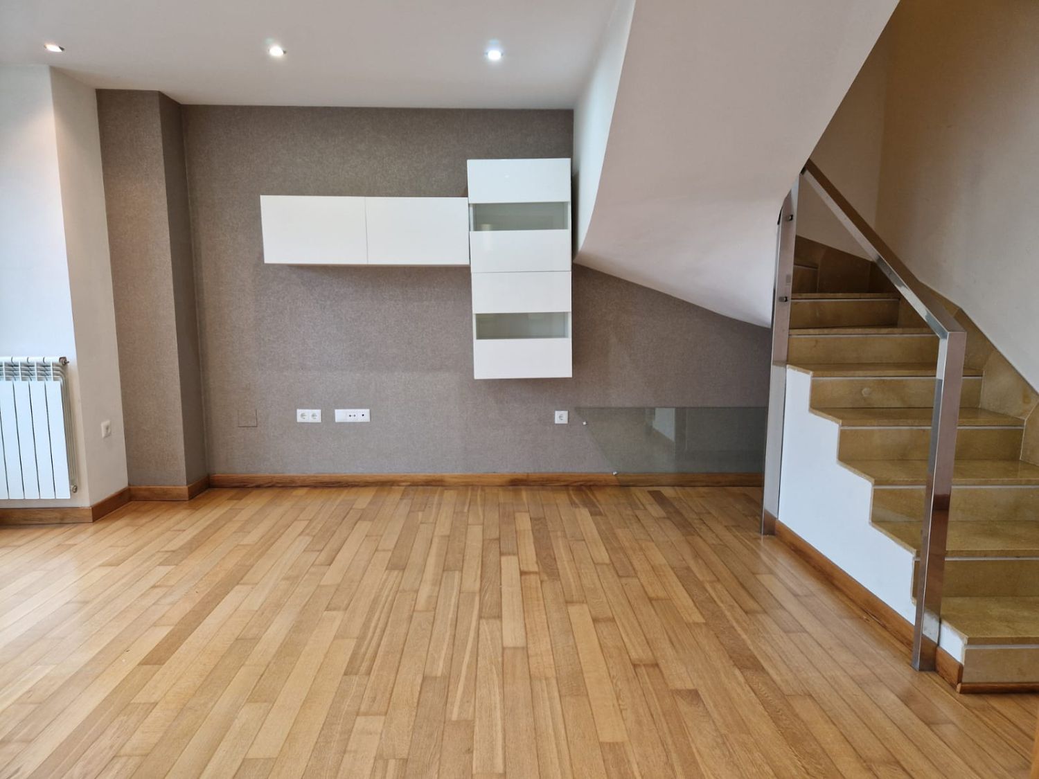 Duplex for sale in Torrelavega   with Air Conditioner and Heating