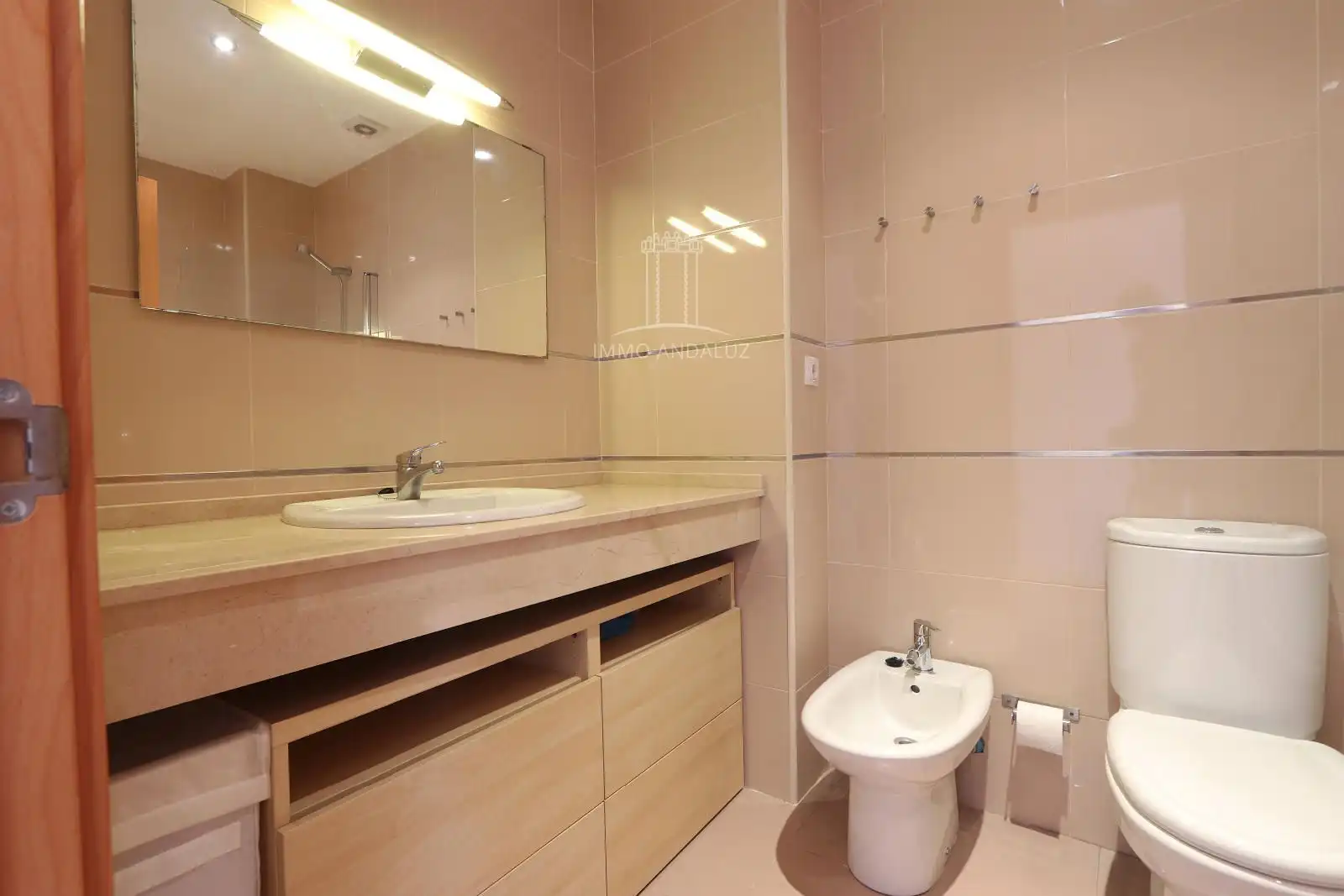 Badezimmer von Wohnung zum Verkauf in Conil de la Frontera mit Klimaanlage, Heizung und Terrasse