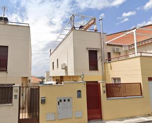 Exterior view of Single-family semi-detached for sale in Morata de Tajuña  with Private garden, Terrace and Storage room