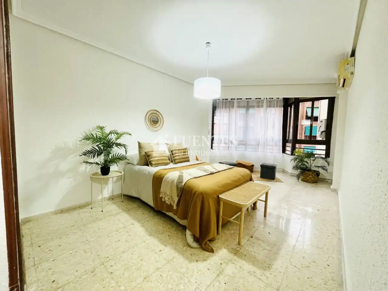 Habitación de Piso en venta en Alicante / Alacant con Aire acondicionado y Terraza