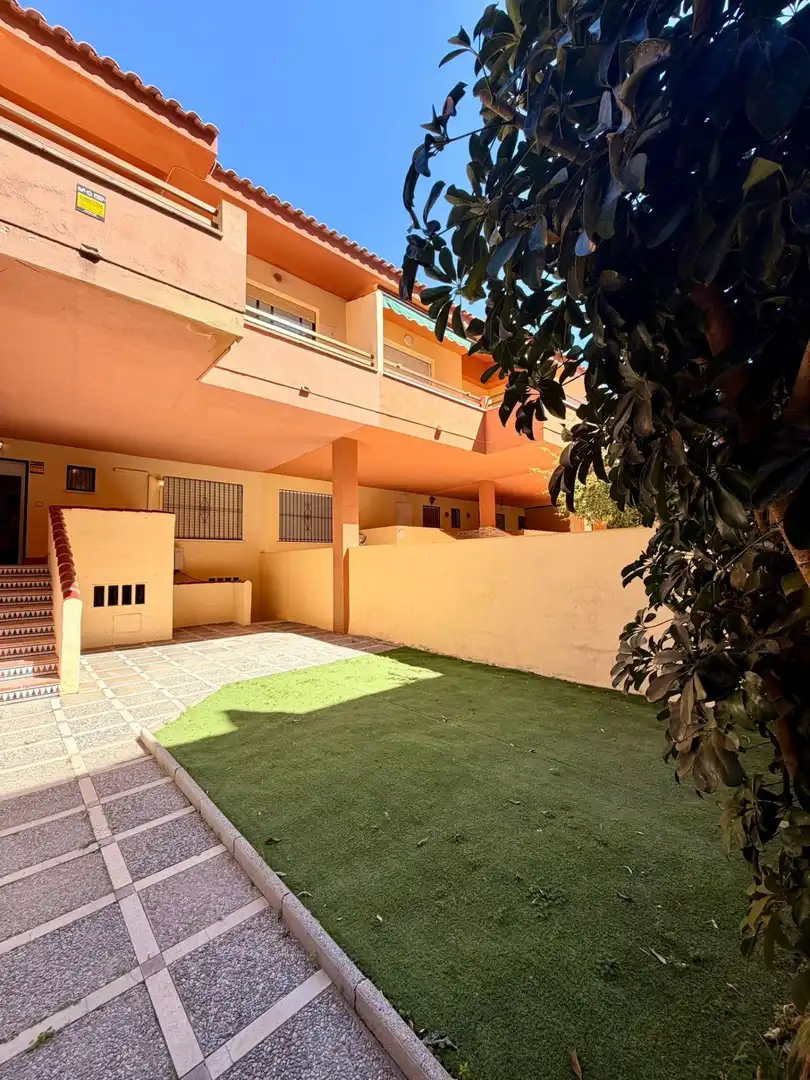 Jardí de Casa o xalet en venda en Salobreña amb Jardí privat, Terrassa i Balcó
