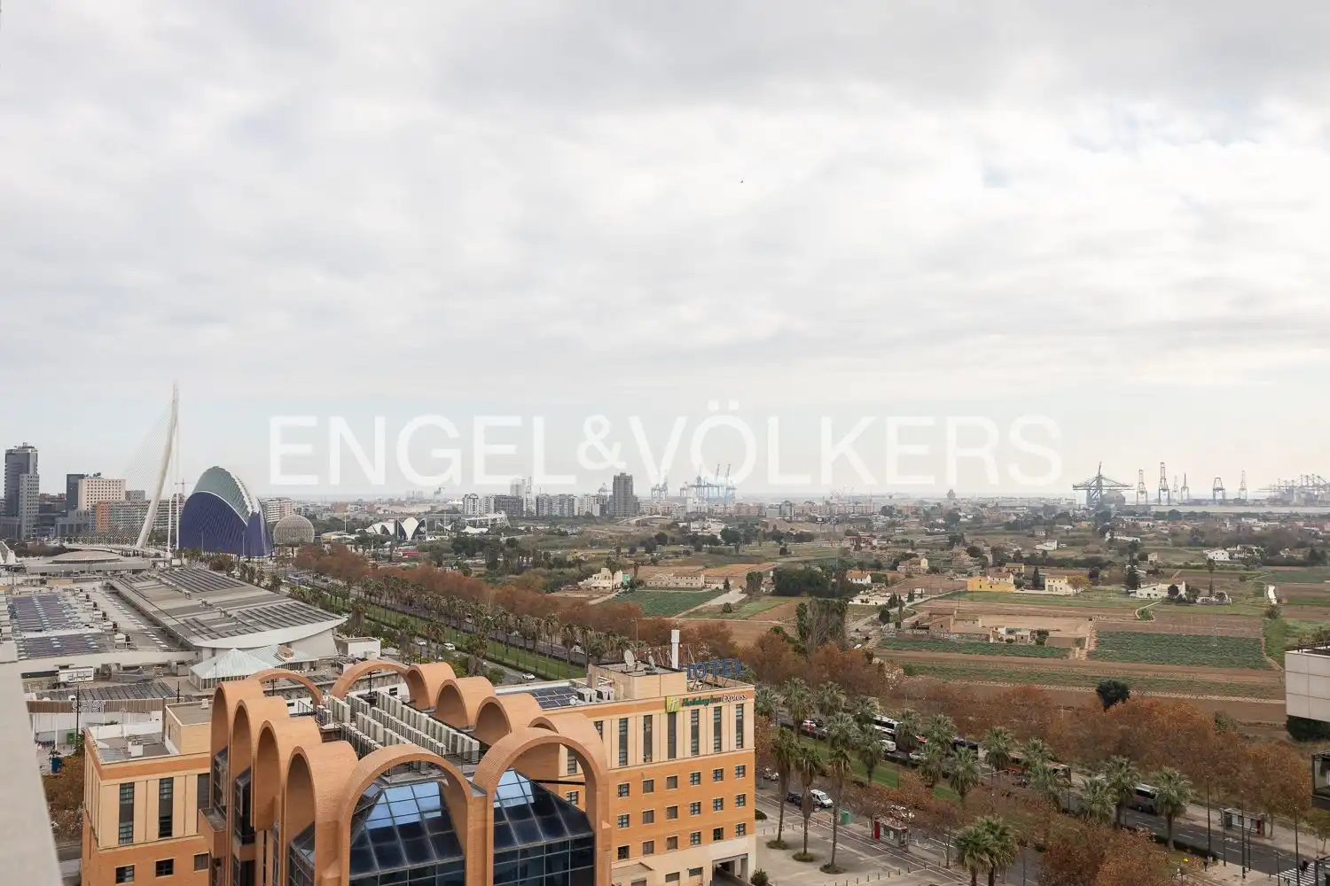 Vista exterior de Dúplex en venda en Valencia amb Aire condicionat, Calefacció i Jardí privat