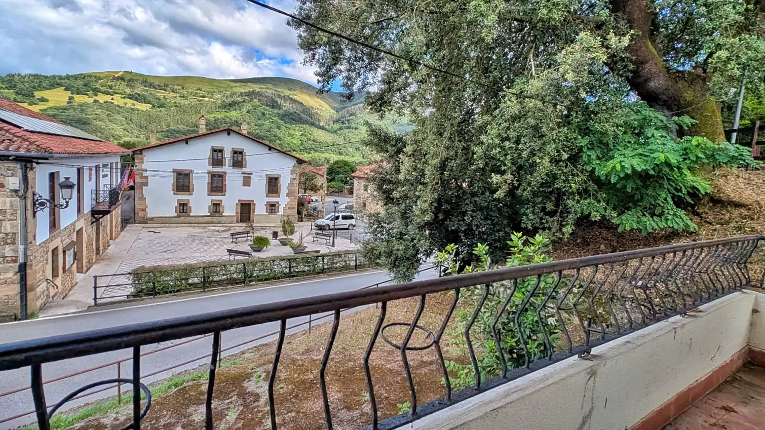 Vista exterior de Casa o xalet en venda en Cabuérniga amb Jardí privat