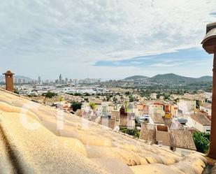 Vista exterior de Àtic en venda en Finestrat amb Aire condicionat i Terrassa