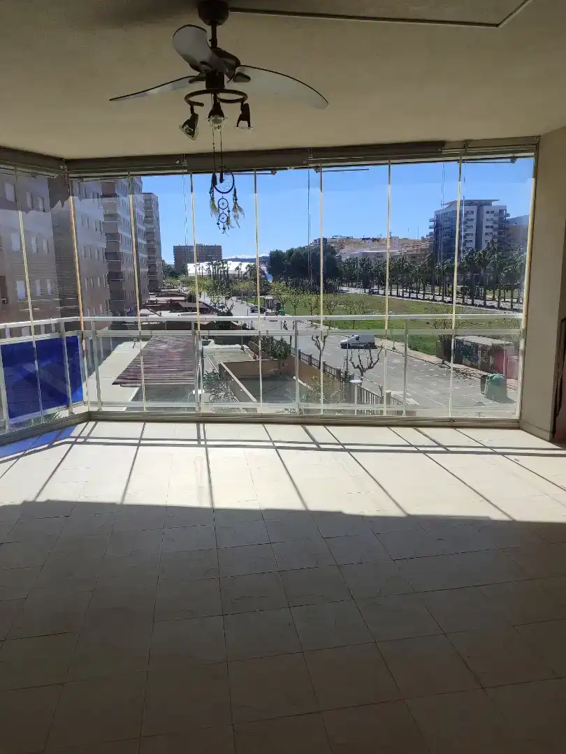 Terrassa de Apartament de lloguer en Oropesa del Mar / Orpesa amb Aire condicionat, Piscina i Moblat