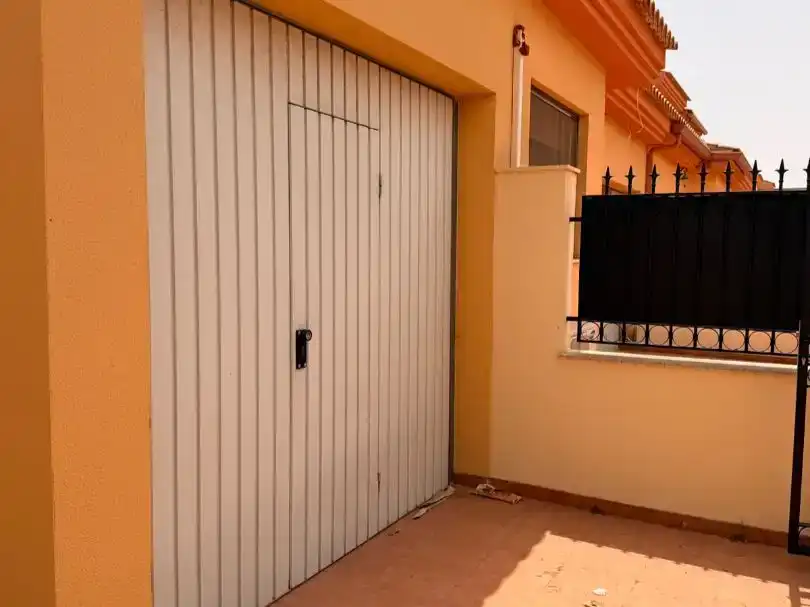 Terrassa de Dúplex de lloguer en El Pinós / Pinoso amb Jardí privat, Parquet i Moblat
