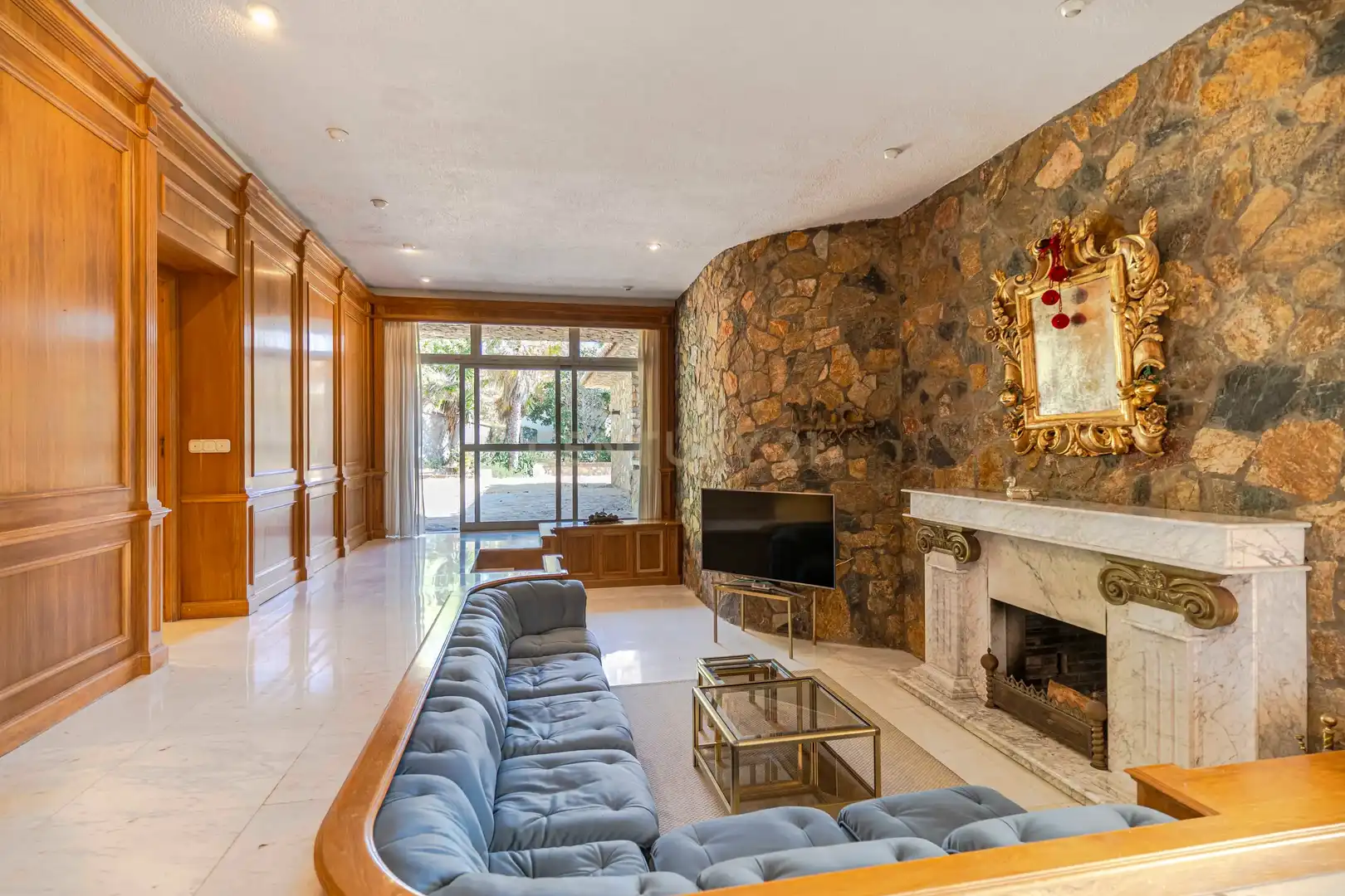 Living room of Houses for sale in Almuñécar  with Air Conditioner, Private garden and Storage room