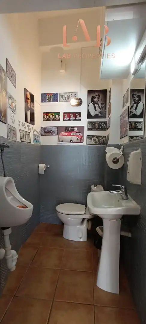 Bathroom of Commercial properties for rent in  Palma de Mallorca  with Air Conditioner and Furnished