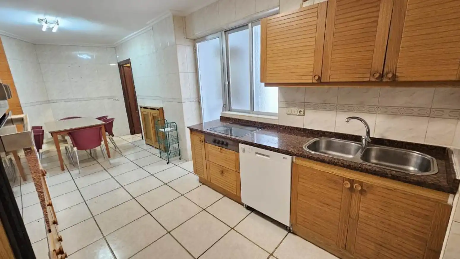 Cocina de Piso de alquiler en Salamanca con Calefacción, Parquet y Terraza