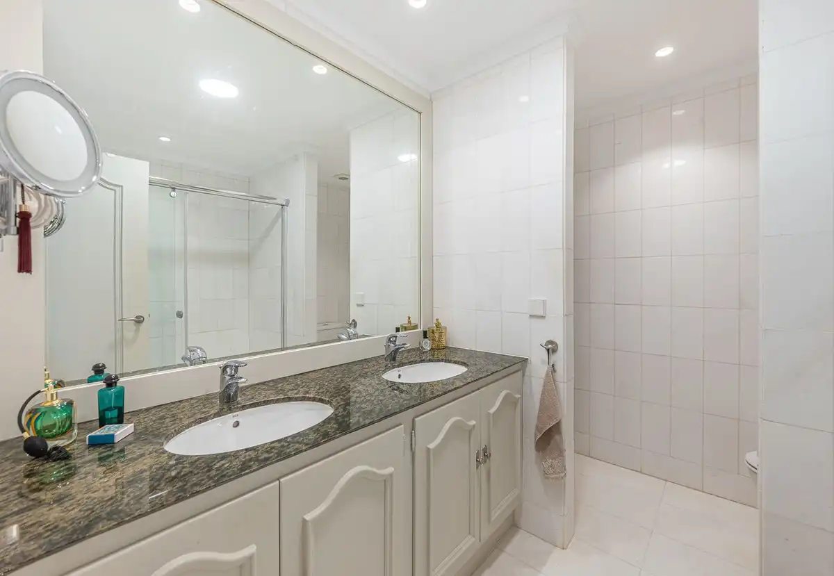 Bathroom of Flat for sale in Marbella  with Air Conditioner, Terrace and Storage room