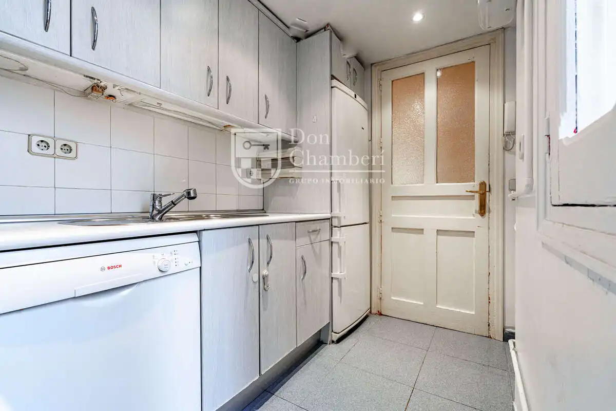 Kitchen of Flat for sale in Madrid  with Heating and Furnished