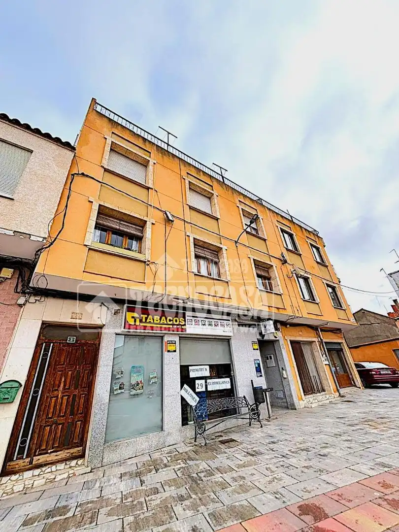 Vista exterior de Pis en venda en Honrubia amb Terrassa i Balcó