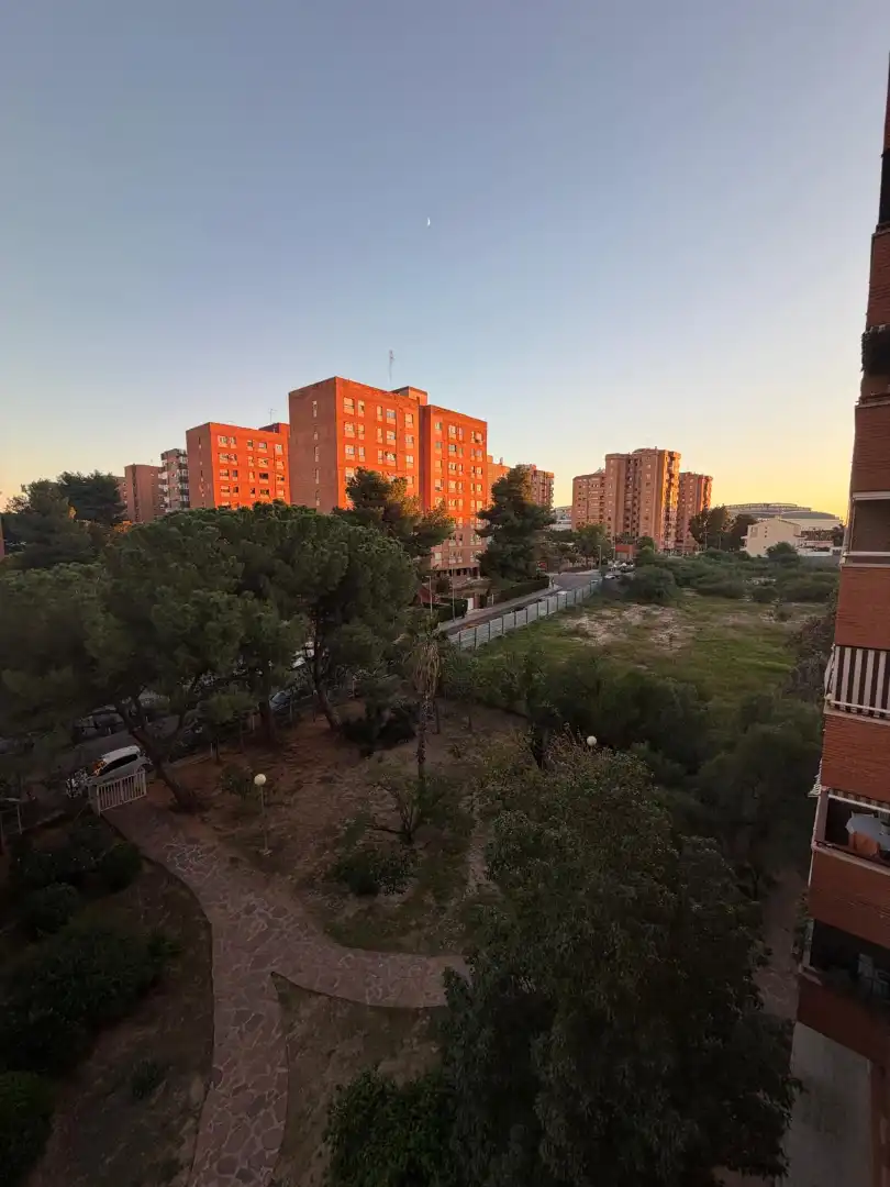 Vista exterior de Piso en venta en Paterna con Aire acondicionado, Calefacción y Jardín privado