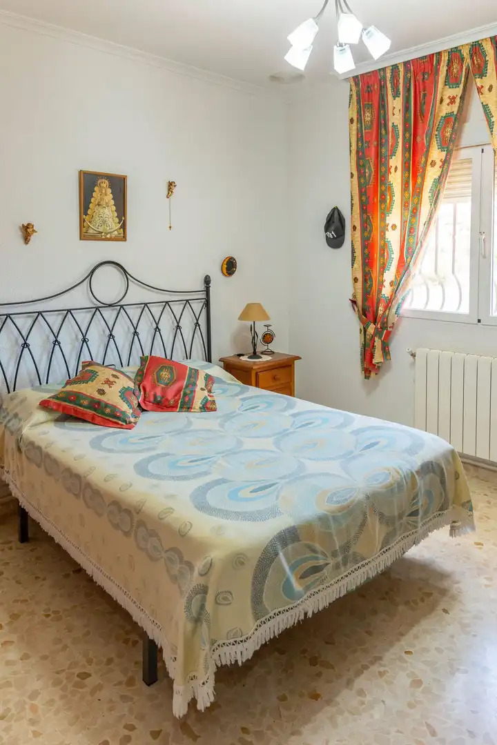 Habitación de Casa o chalet en venta en Guadix con Aire acondicionado, Calefacción y Jardín privado