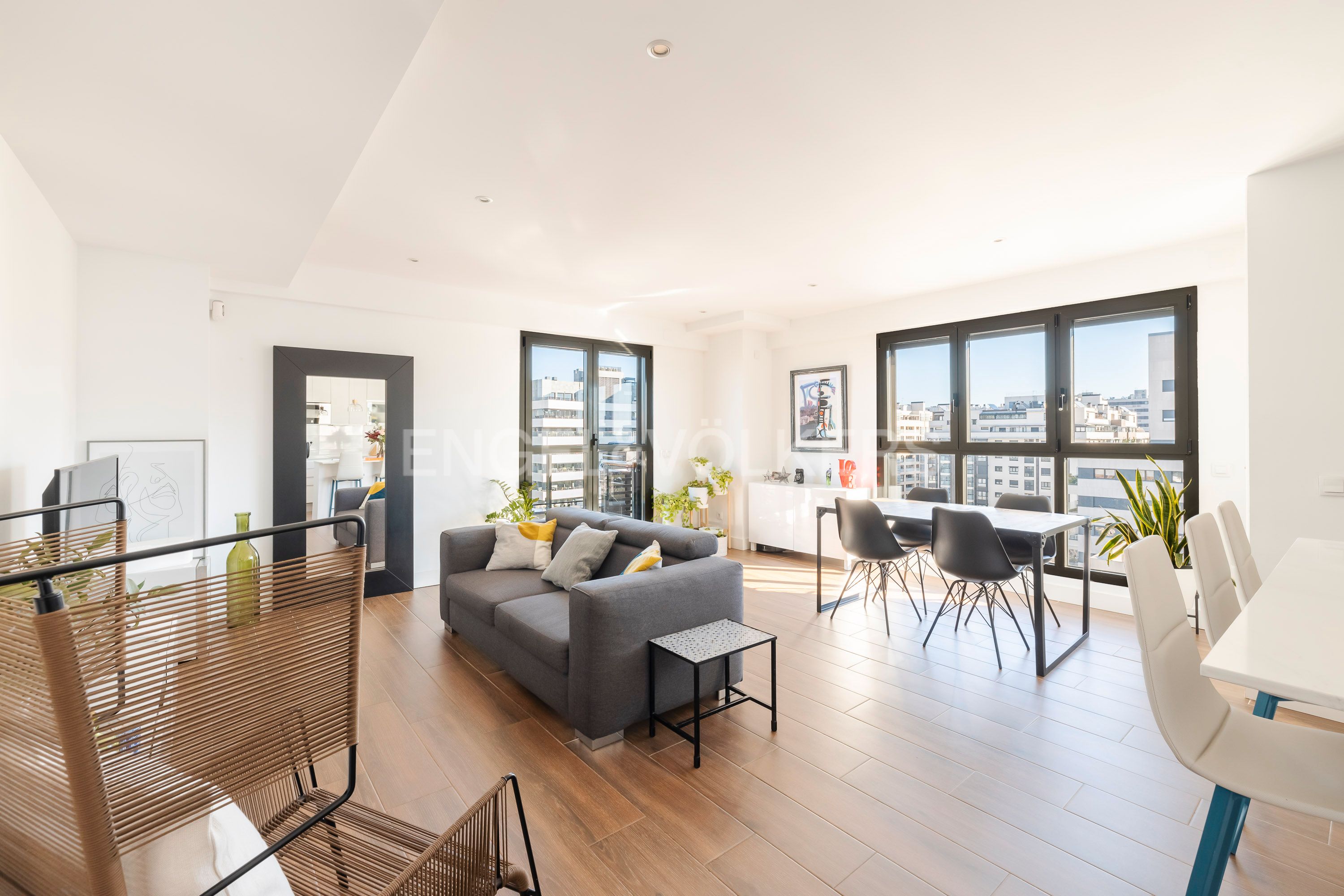 Living room of Apartment for sale in  Madrid Capital  with Air Conditioner, Heating and Terrace