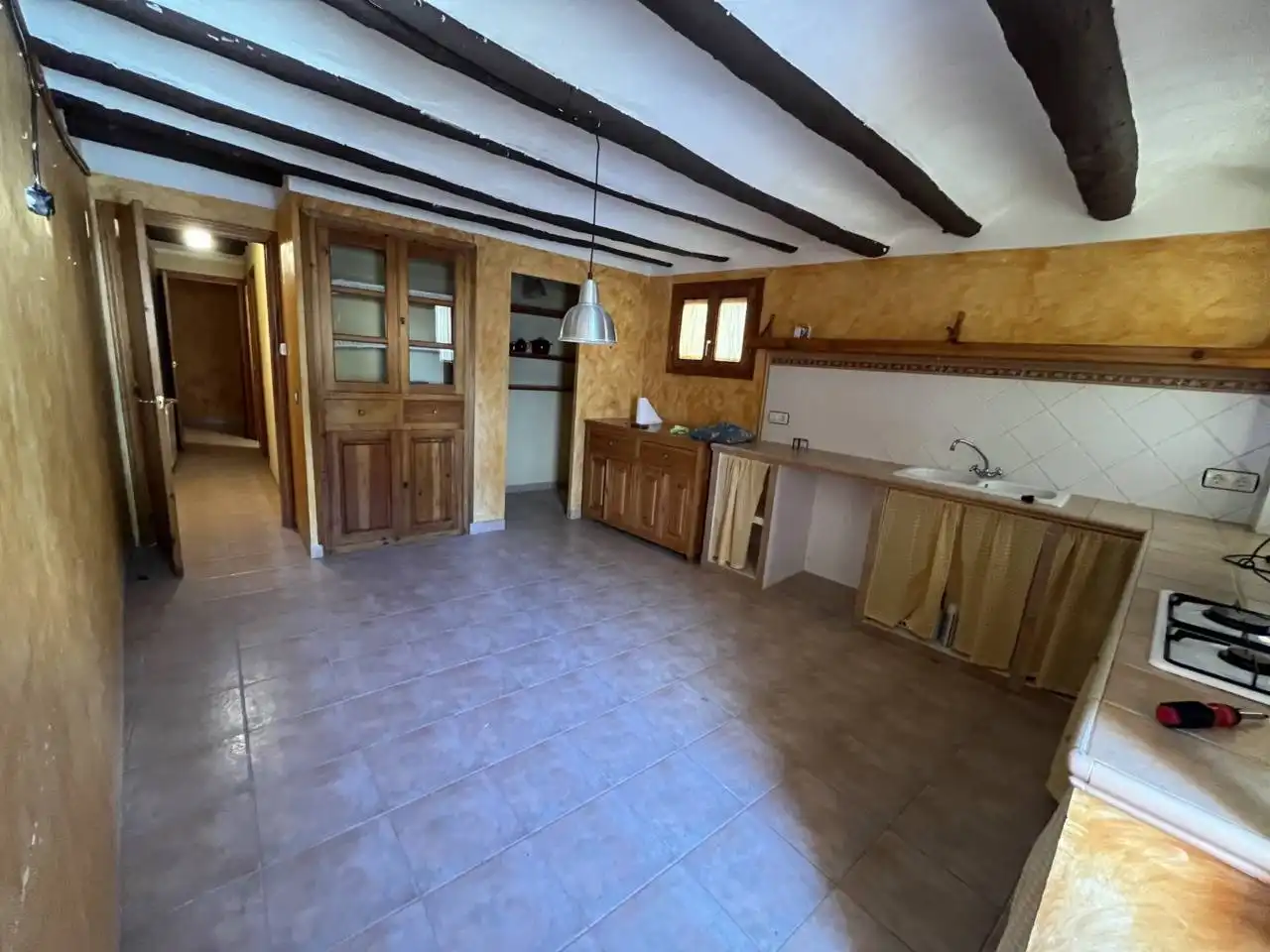 Cuina de Casa o xalet en venda en Castelserás amb Calefacció, Terrassa i Moblat