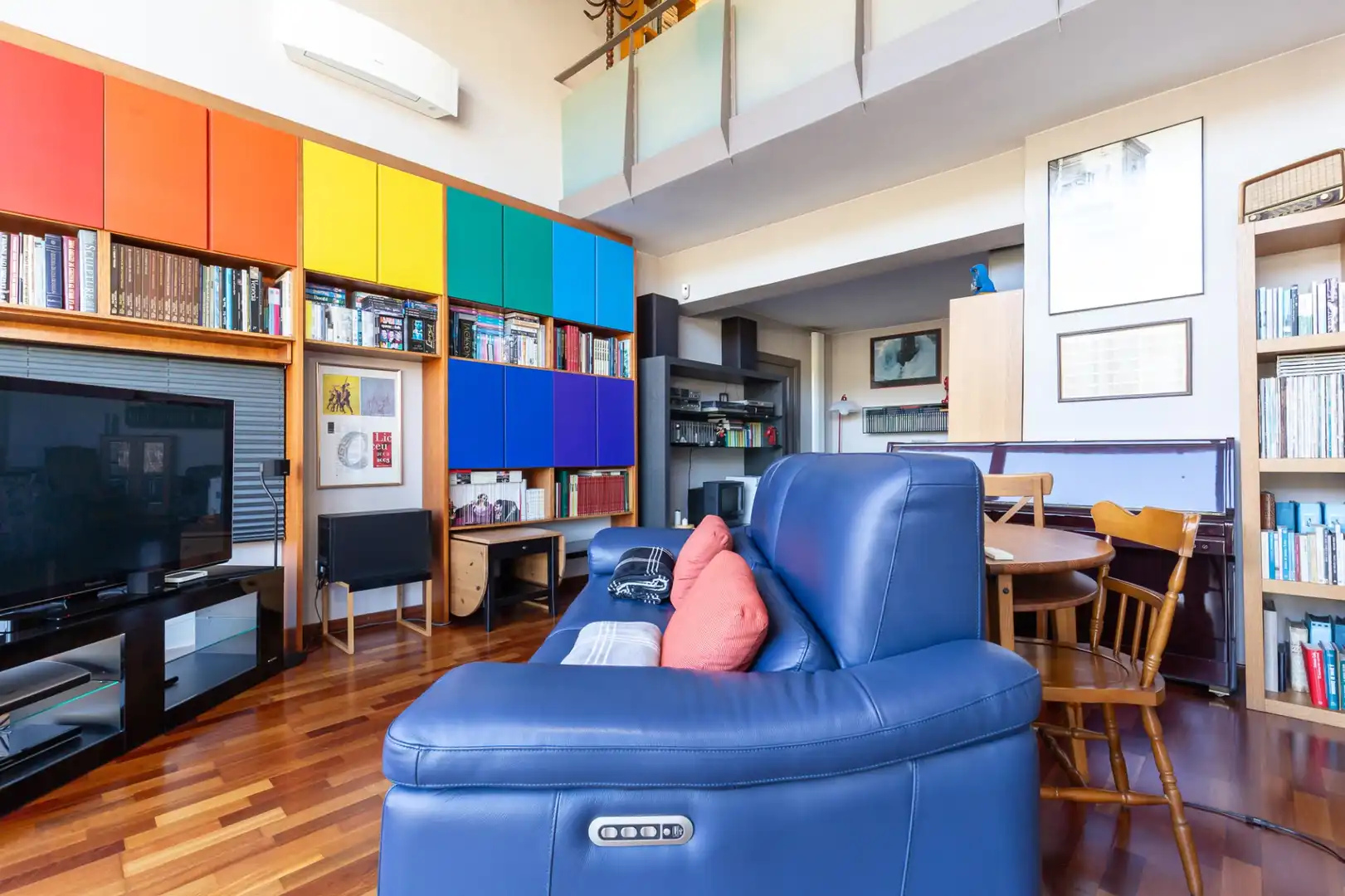Living room of Houses for sale in Sant Cugat del Vallès  with Air Conditioner, Heating and Terrace
