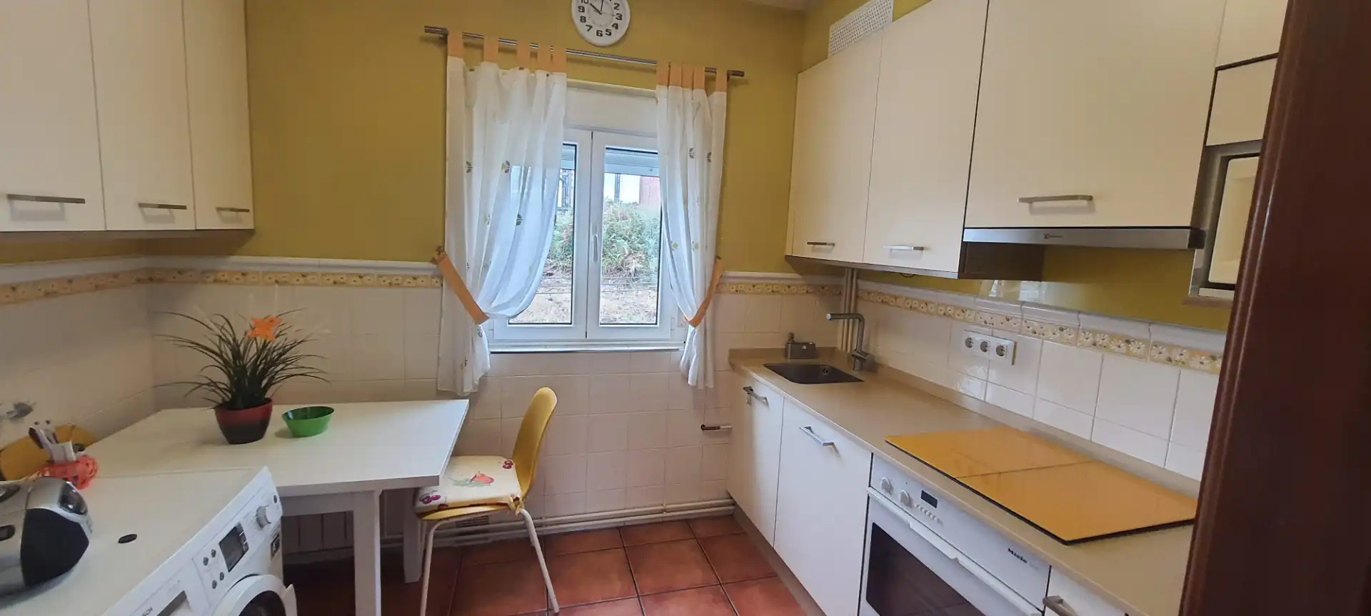 Cocina de Piso en venta en Carballo con Calefacción, Parquet y Amueblado
