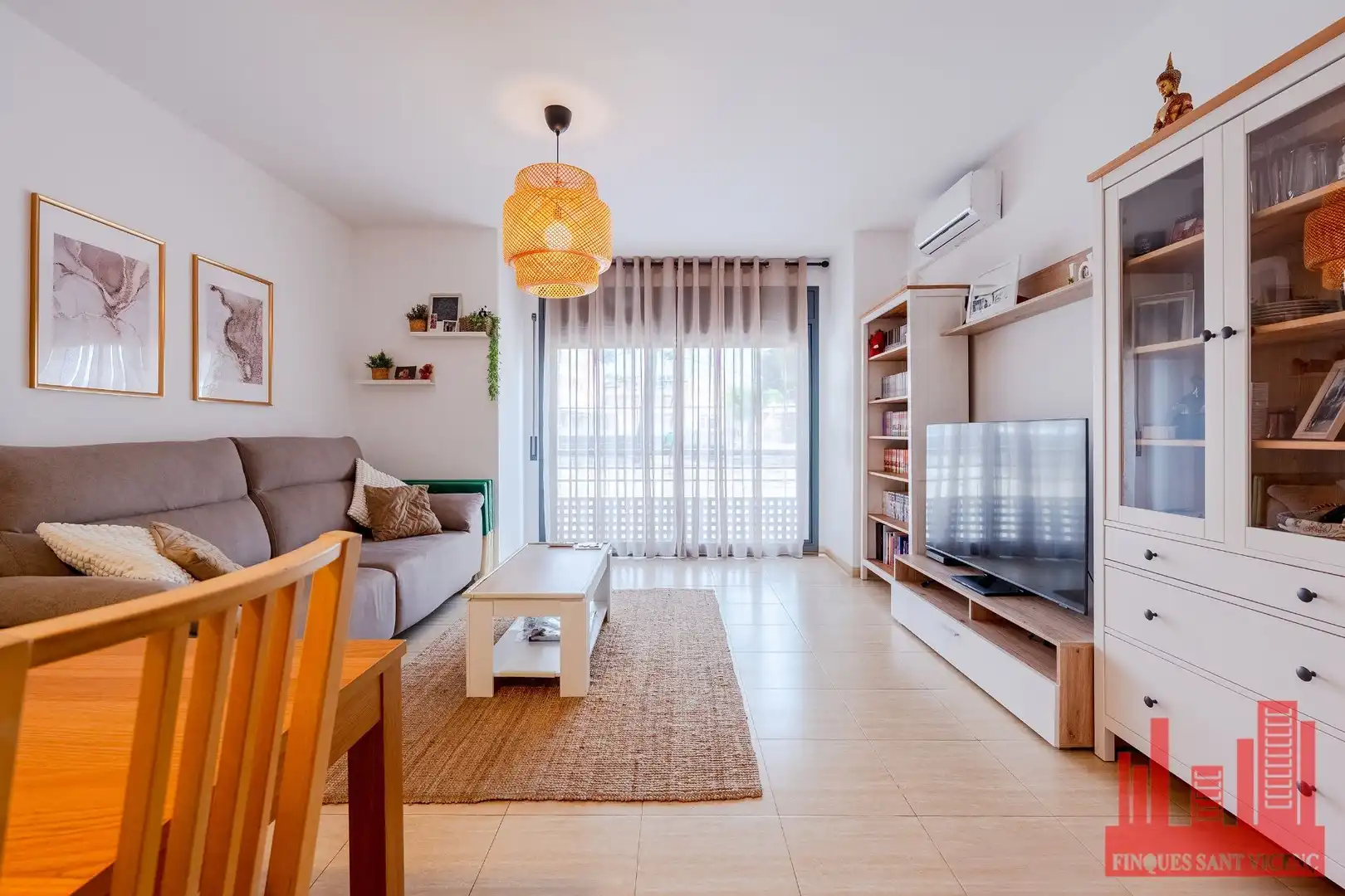 Sala de estar de Piso en venta en Sant Vicenç Dels Horts con Aire acondicionado y Calefacción