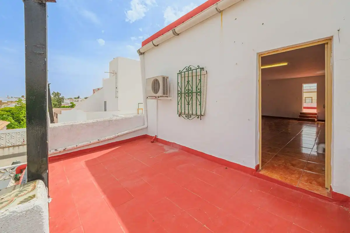 Terrassa de Casa adosada en venda en El Coronil amb Aire condicionat, Calefacció i Terrassa