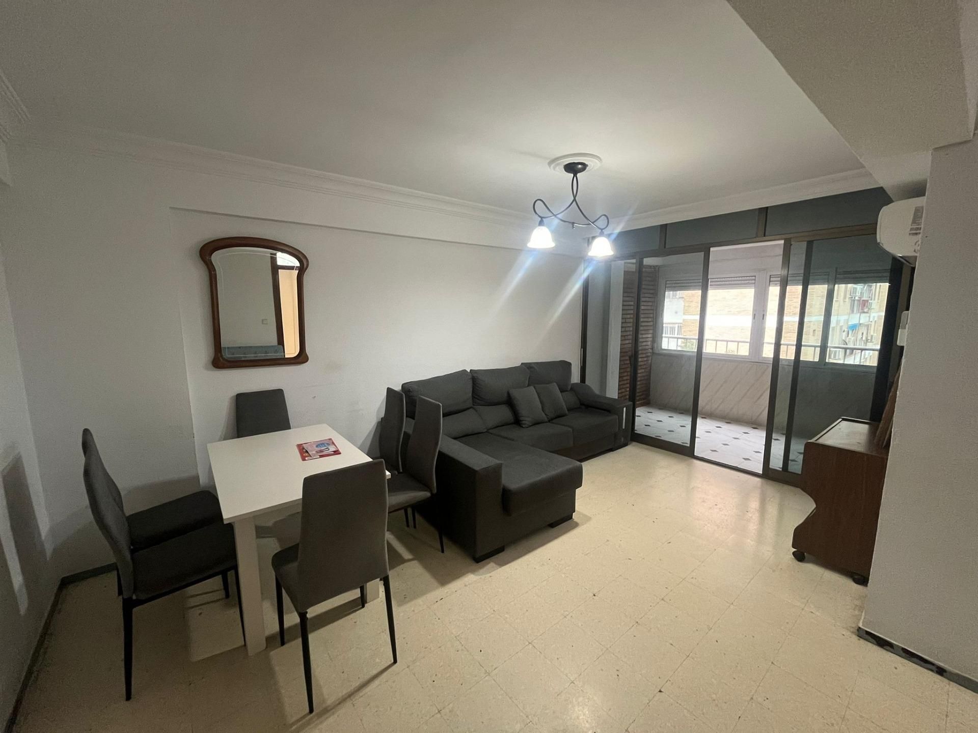 Living room of Flat for sale in  Sevilla Capital  with Air Conditioner and Terrace