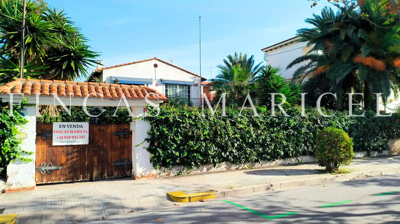 Vista exterior de Casa o xalet en venda en Sitges amb Aire condicionat, Calefacció i Jardí privat