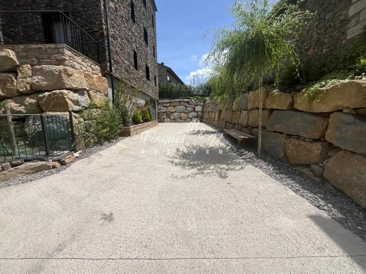 Parkplatz von Wohnungen zum Verkauf in Bellver de Cerdanya mit Klimaanlage, Heizung und Parkett