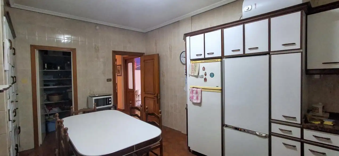 Kitchen of Flat for sale in Tudela  with Air Conditioner, Heating and Parquet flooring