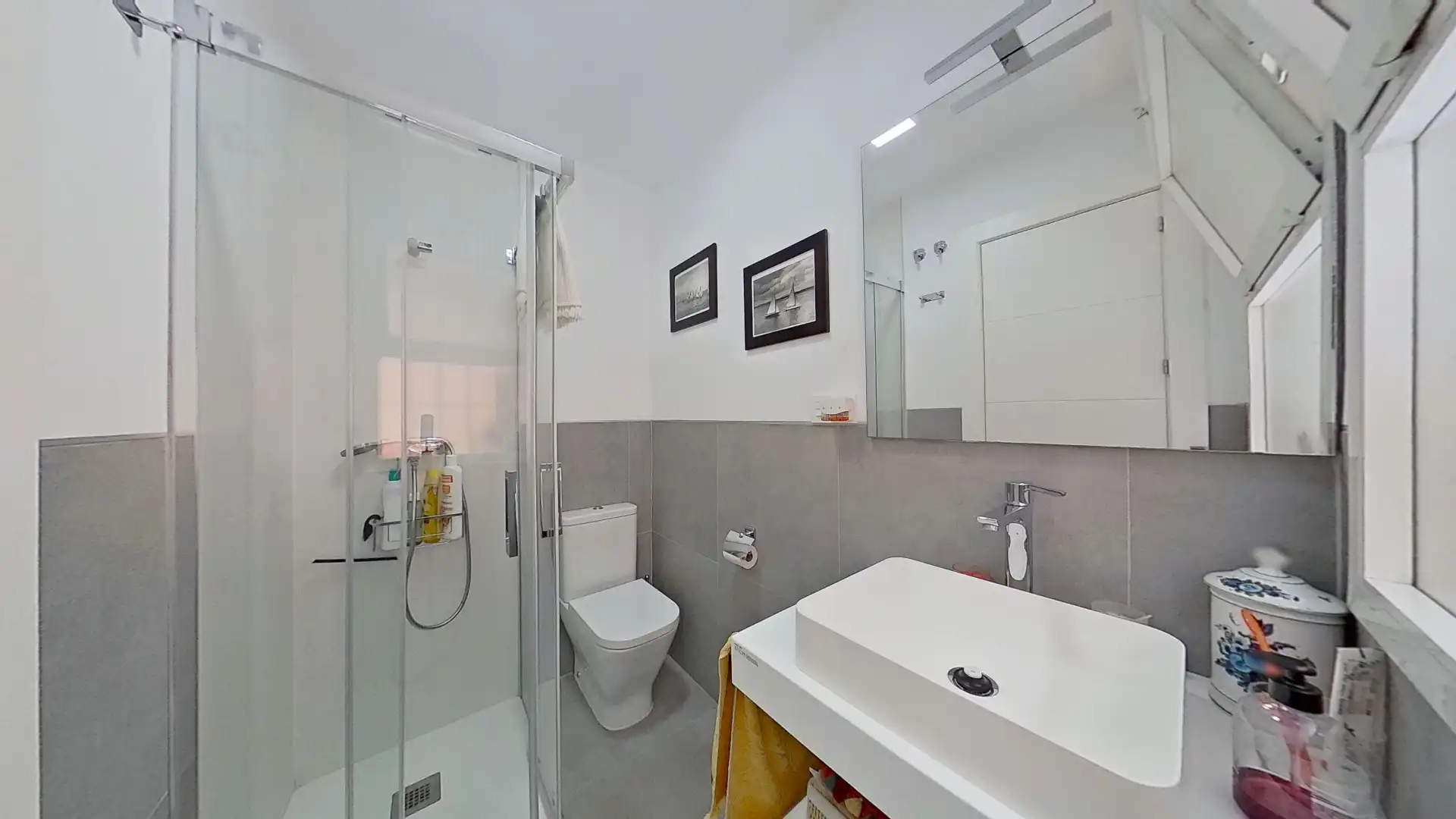 Baño de Piso en venta en Málaga con Aire acondicionado, Terraza y Amueblado