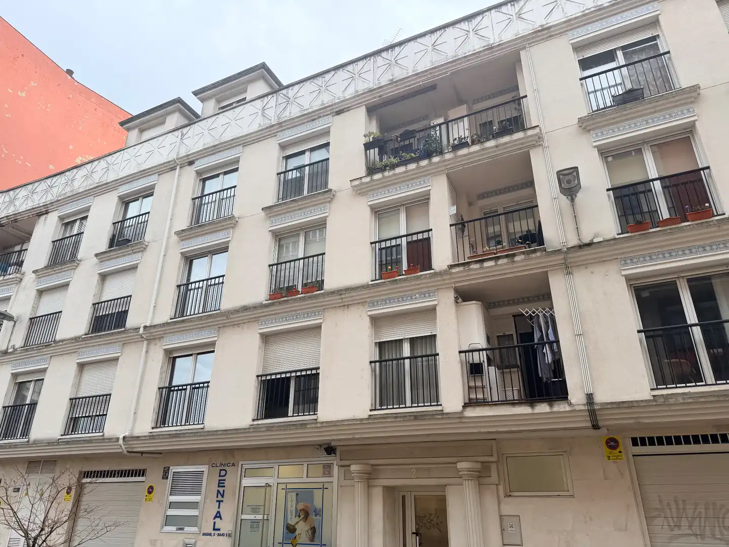 Vista exterior de Dúplex en venta en Torrelavega  con Calefacción, Parquet y Trastero