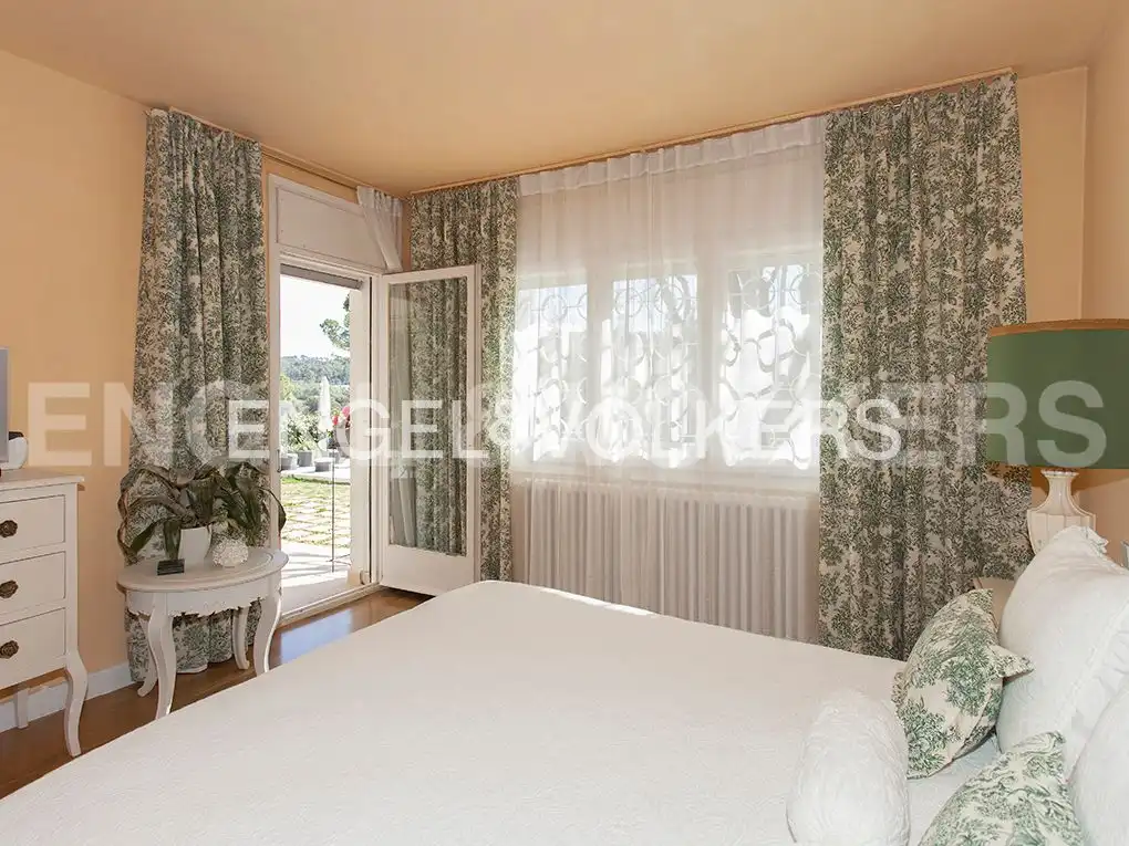 Habitación de Casa o chalet en venta en Sant Cugat del Vallès con Aire acondicionado, Calefacción y Jardín privado