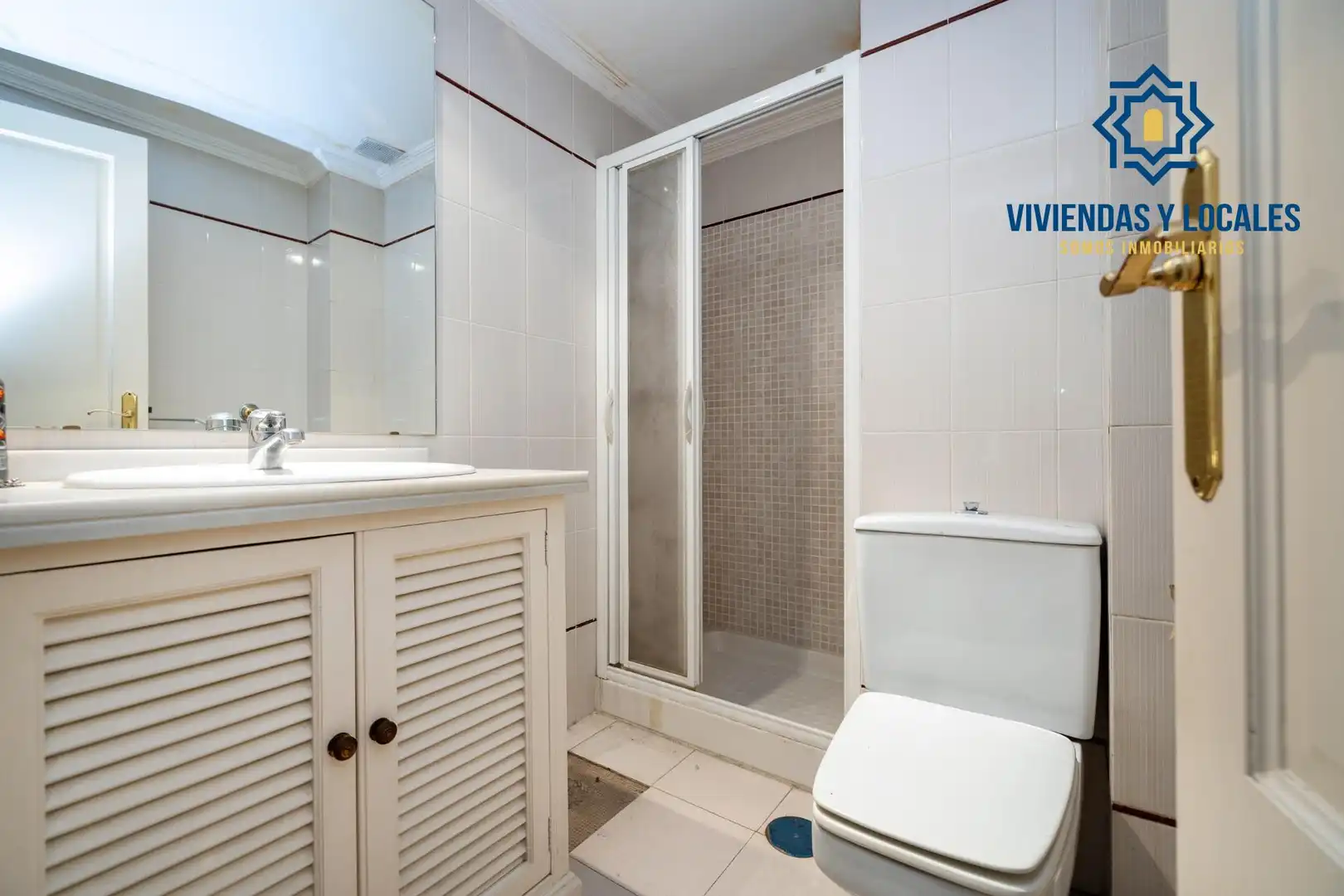 Bathroom of Flat for sale in Granada