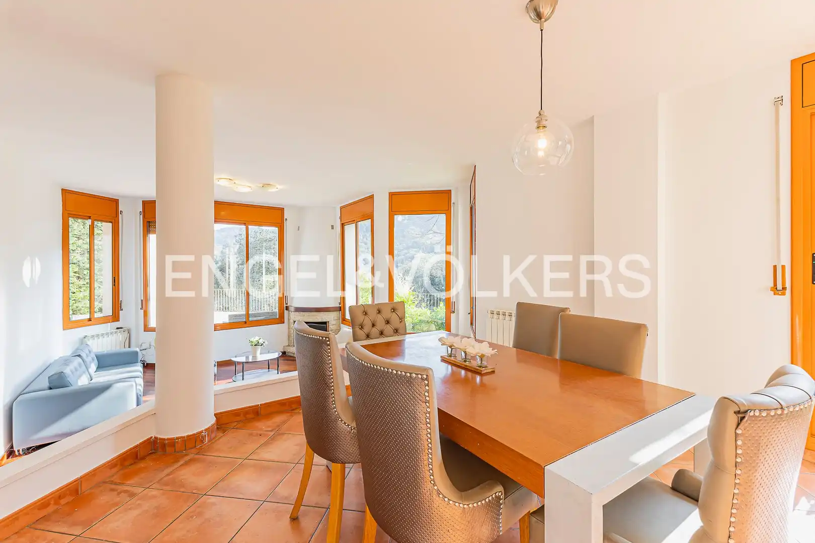 Comedor de Casa o chalet en venta en Barcelona con Aire acondicionado, Calefacción y Jardín privado