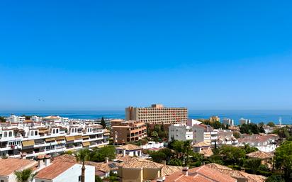 Vista exterior de Estudi en venda en Torremolinos amb Aire condicionat, Terrassa i Moblat