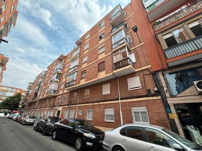 Exterior view of Flat for sale in Valladolid Capital  with Balcony