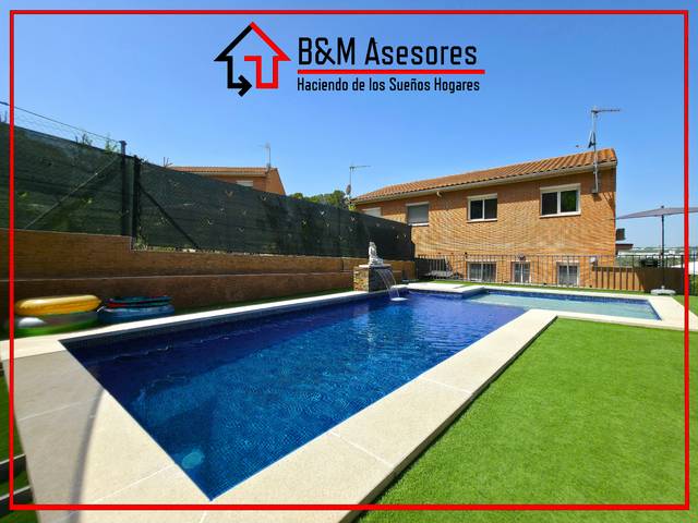 Casa-chalet en Venta en Abrera