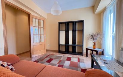 Living room of Flat for sale in Plasencia  with Heating, Oven and Washing machine