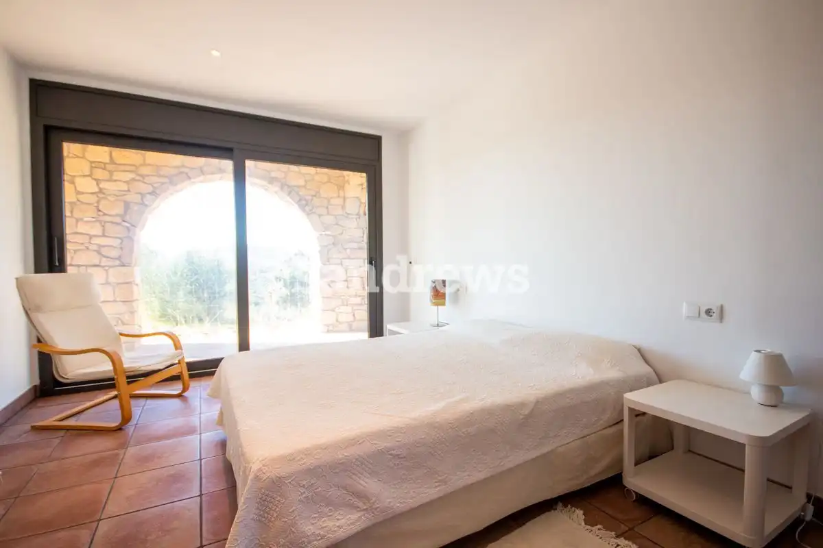 Schlafzimmer von Country house zum Verkauf in Darnius mit Klimaanlage, Heizung und Privatgarten