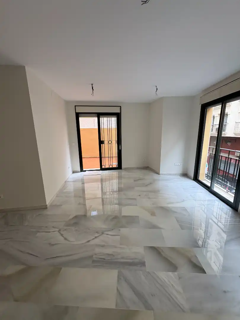 Wohnung zur Miete in Málaga Capital mit Klimaanlage, Terrasse und Ofen