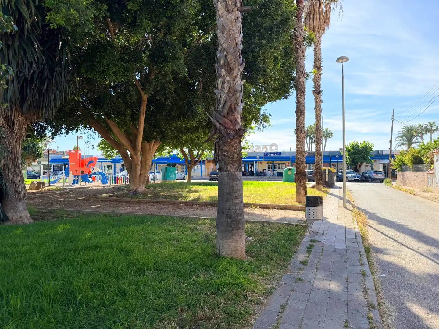 Vista exterior de Planta baja en venta en Los Alcázares con Terraza, Piscina y Balcón