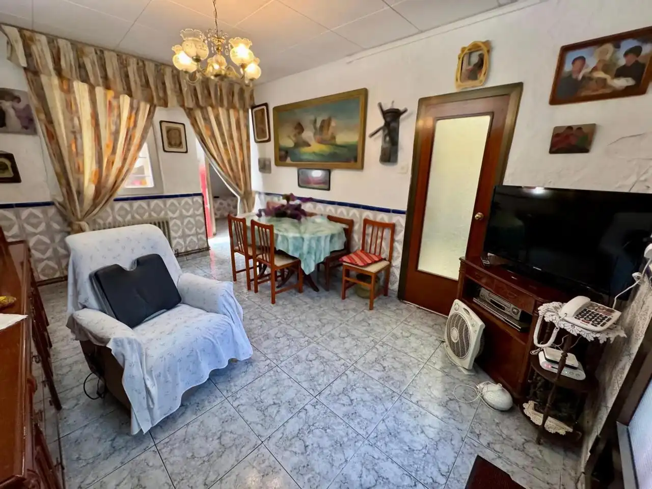 Sala d'estar de Casa adosada en venda en Montcada i Reixac amb Calefacció, Jardí privat i Terrassa