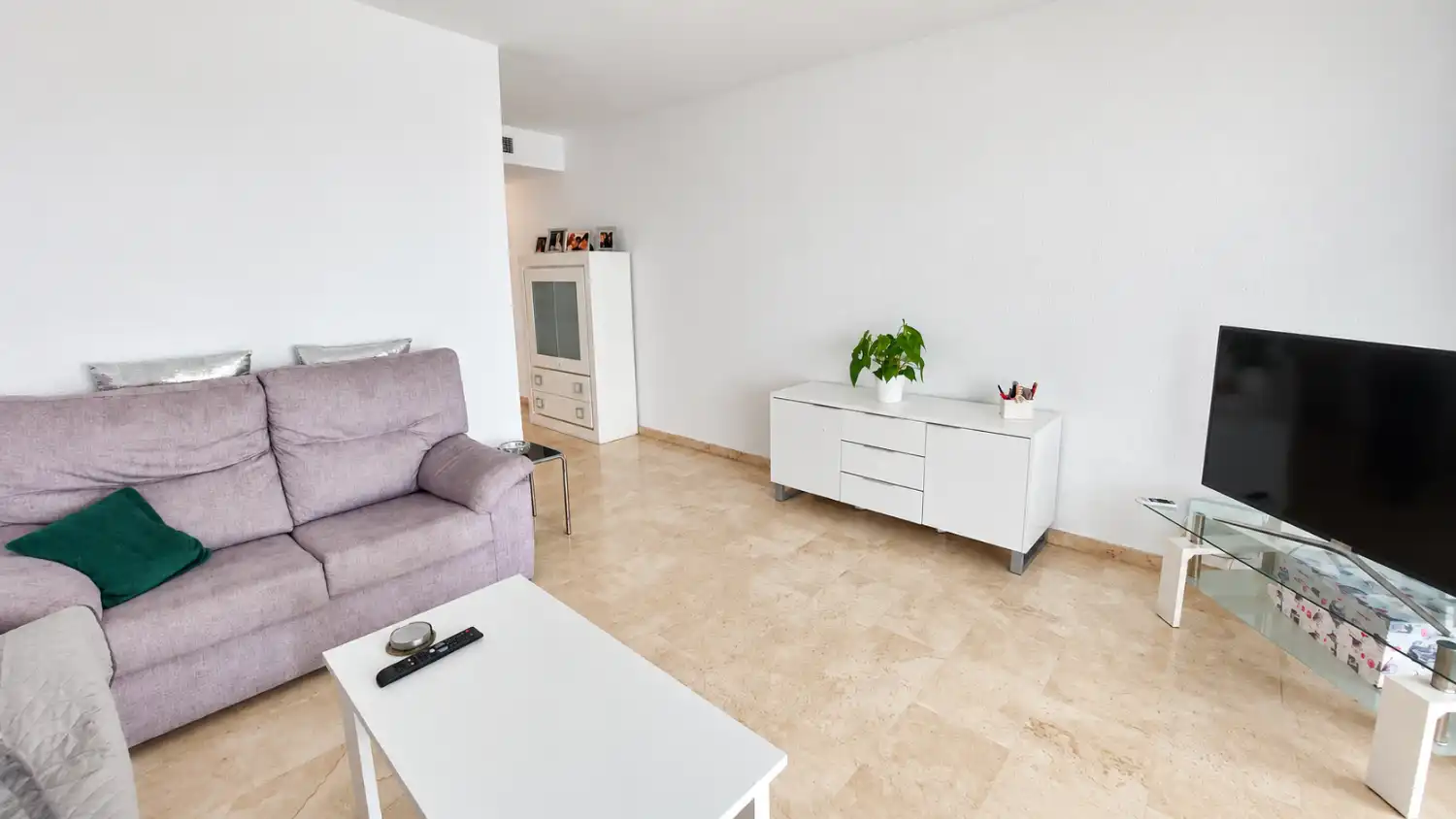 Living room of Apartments for sale in Fuengirola  with Air Conditioner, Terrace and Swimming Pool