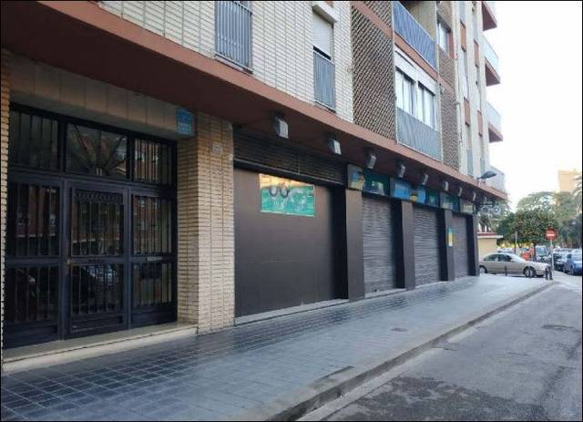 Local comercial en Venta en C/ Tomás de Villarroya en Sant Marcel.lí
