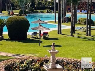 Jardí de Pis en venda en Estepona amb Aire condicionat, Calefacció i Terrassa
