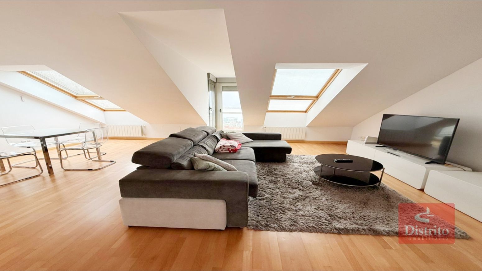 Sala de estar de Ático en venta en Santander con Calefacción y Terraza