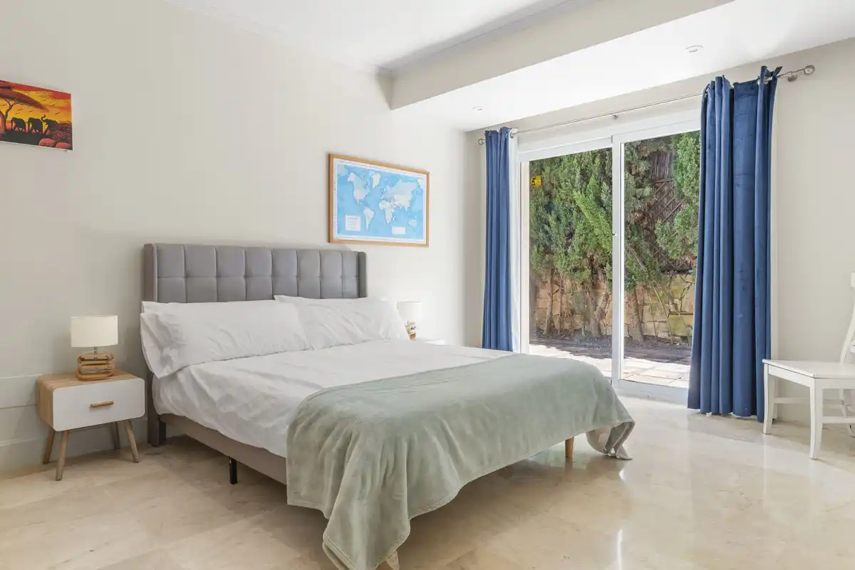 Habitación de Casa o chalet en venta en Manilva con Aire acondicionado, Jardín privado y Terraza