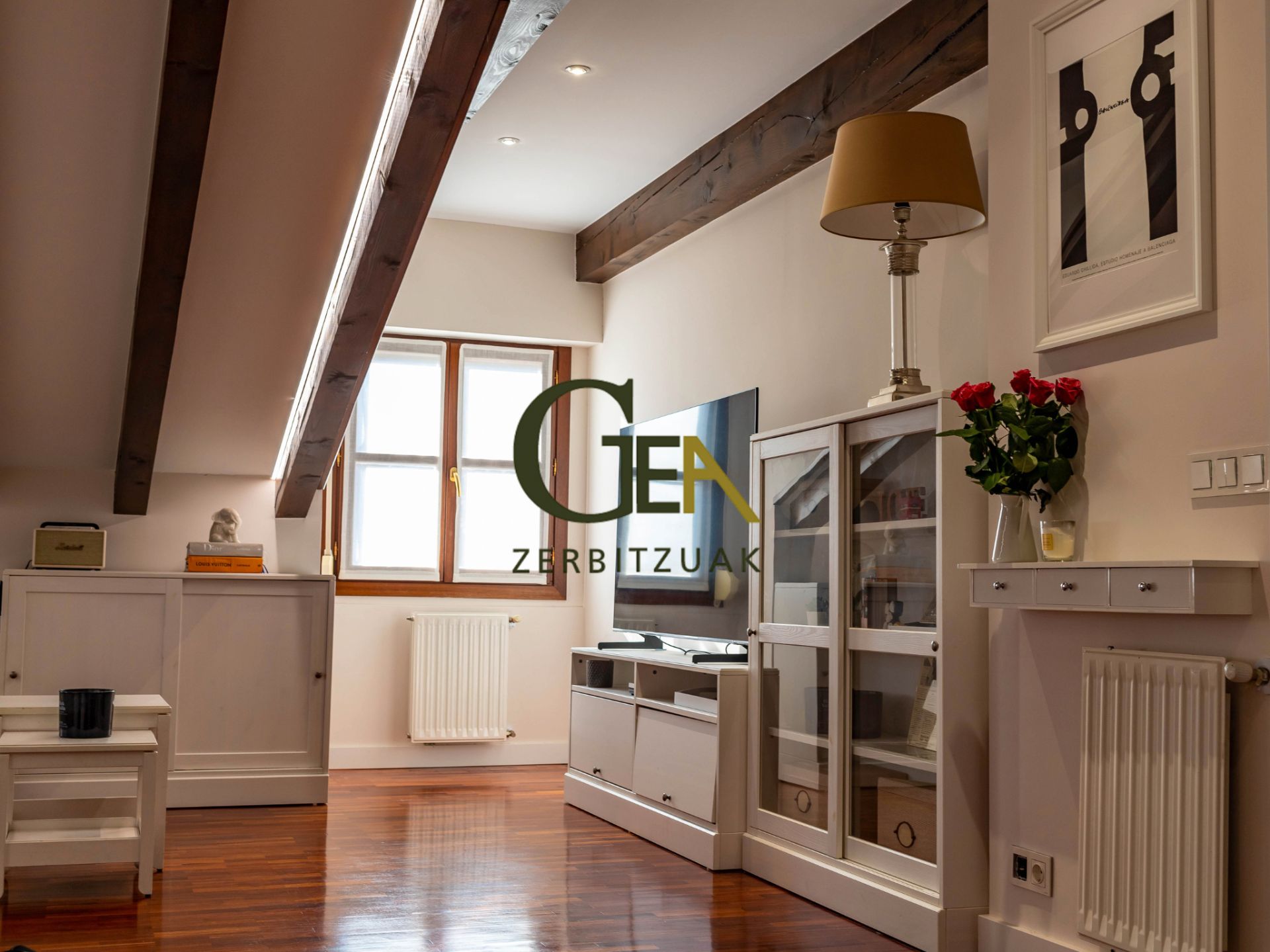 Sala de estar de Ático en venta en Asteasu con Calefacción, Parquet y Amueblado