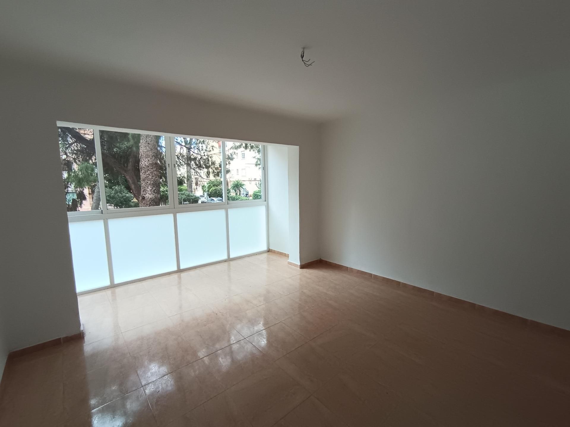 Habitación de Piso en venta en Torremolinos con Terraza y Balcón