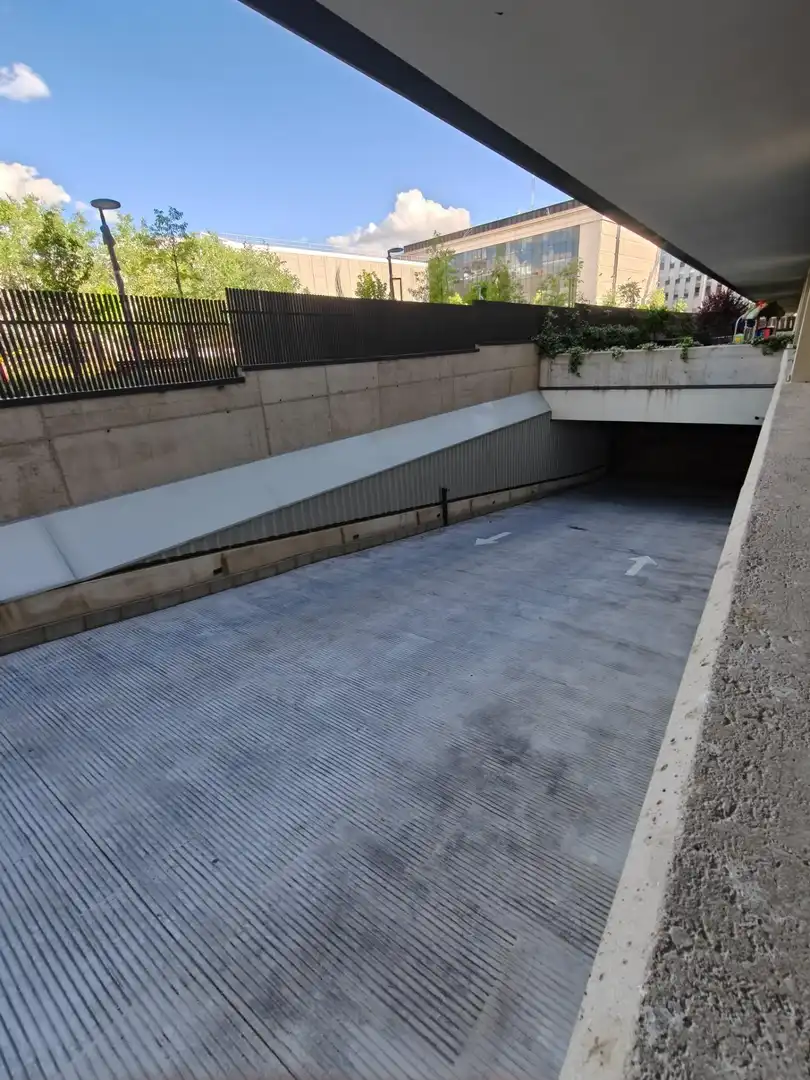 Aparcament de Pis en venda en Madrid amb Aire condicionat, Calefacció i Terrassa